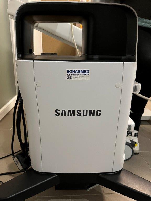 Használt HS40 ultrahang készülék négy vizsgálófejjel szülészeti, nőgyógyászati és radiológiai célra Használt HS40 ultrahang készülék négy vizsgálófejjel szülészeti, nőgyógyászati és radiológiai célra