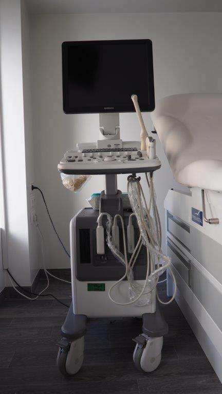 Használt SonoAce R7 típusú szülészeti-nőgyógyászati ultrahang készülék